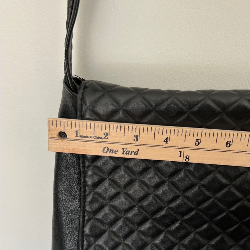 quilted black cross body shoulder bag, faux leather - Picture 2 of 6